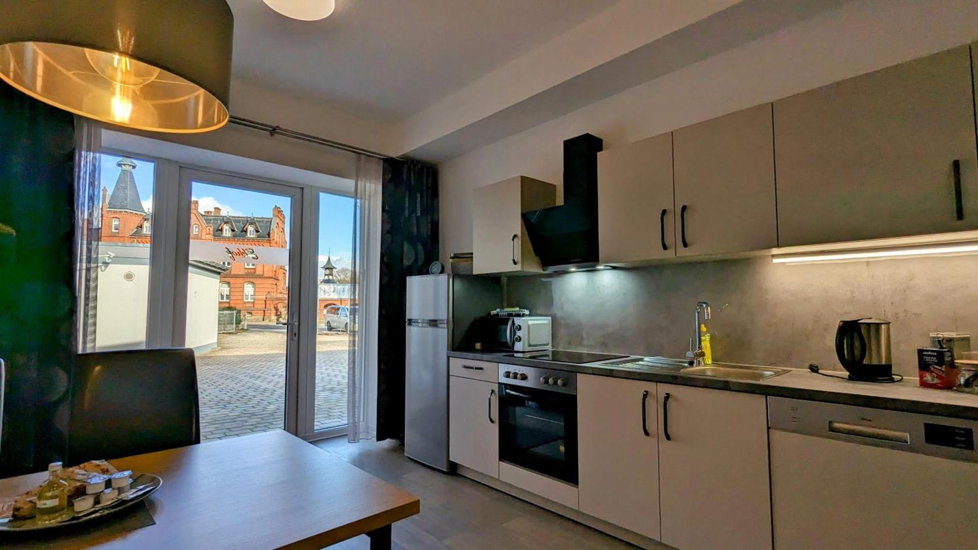 Fewo Urban Gotha-Apartment Ekhof- Am Schlosspark- Parken An Der Der Tuer- Barrierefrei, 900 Meter Zum Bahnhof - Wallbox Екстер'єр фото