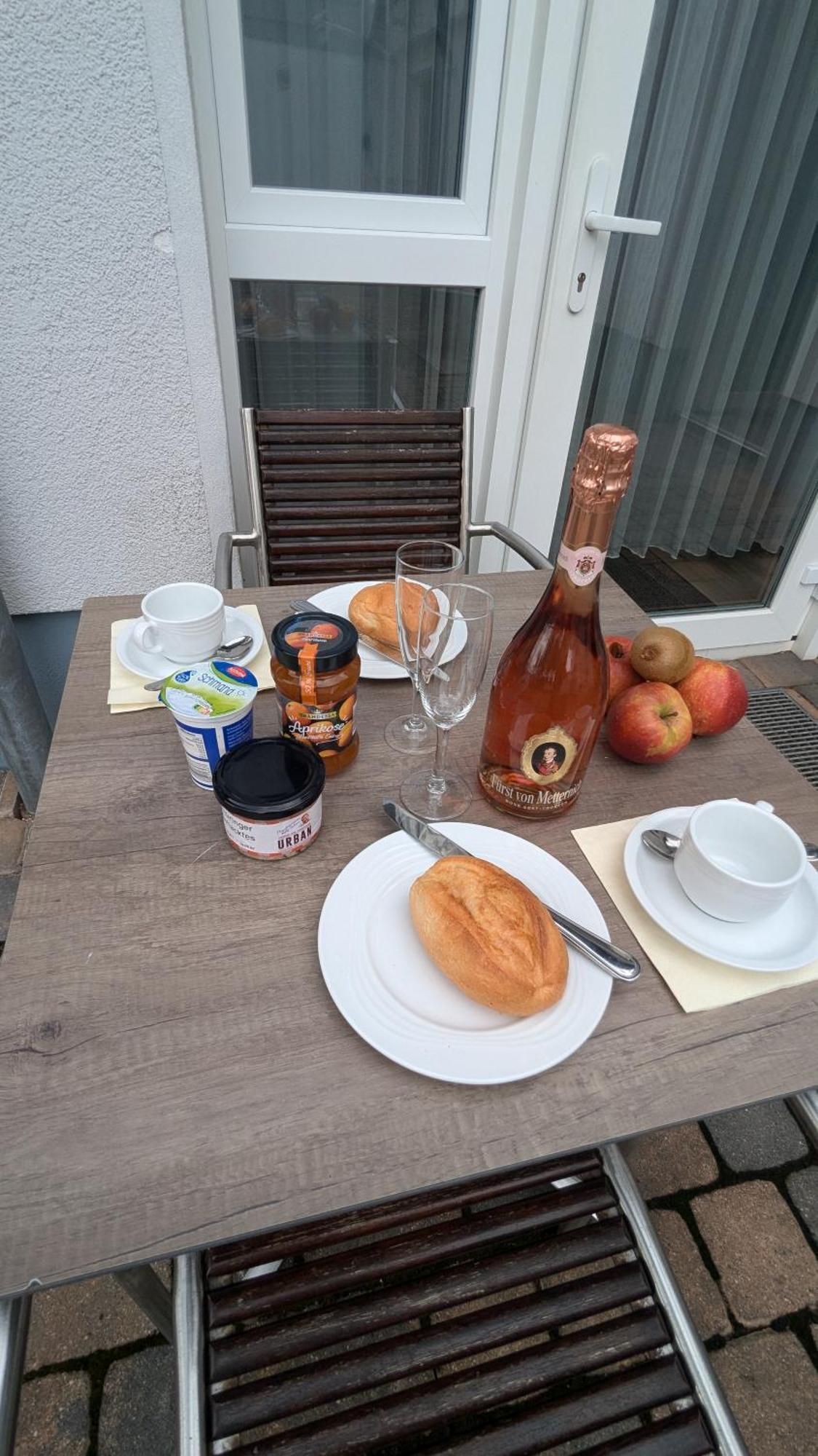 Fewo Urban Gotha-Apartment Ekhof- Am Schlosspark- Parken An Der Der Tuer- Barrierefrei, 900 Meter Zum Bahnhof - Wallbox Екстер'єр фото